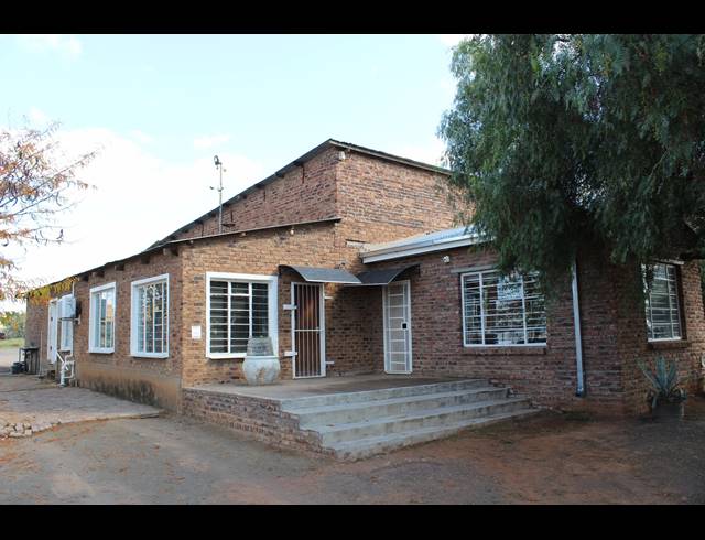 400M² BUILDING FOR SALE IN COLESBERG INDUSTRIAL